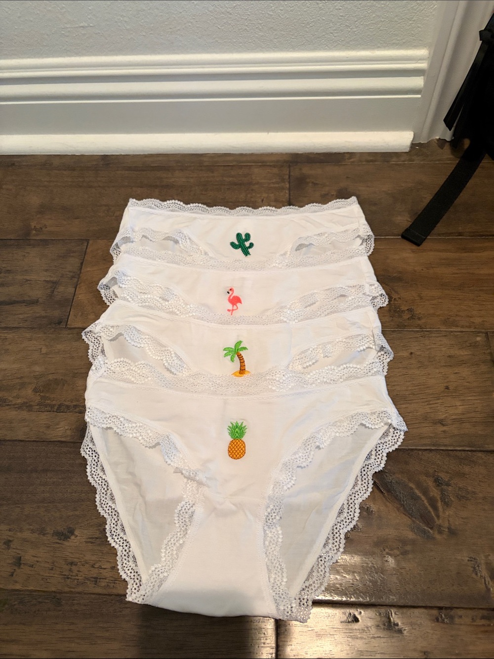 Women's White Cotton Lace Briefs with Tropical Embroidery - Pack of 4